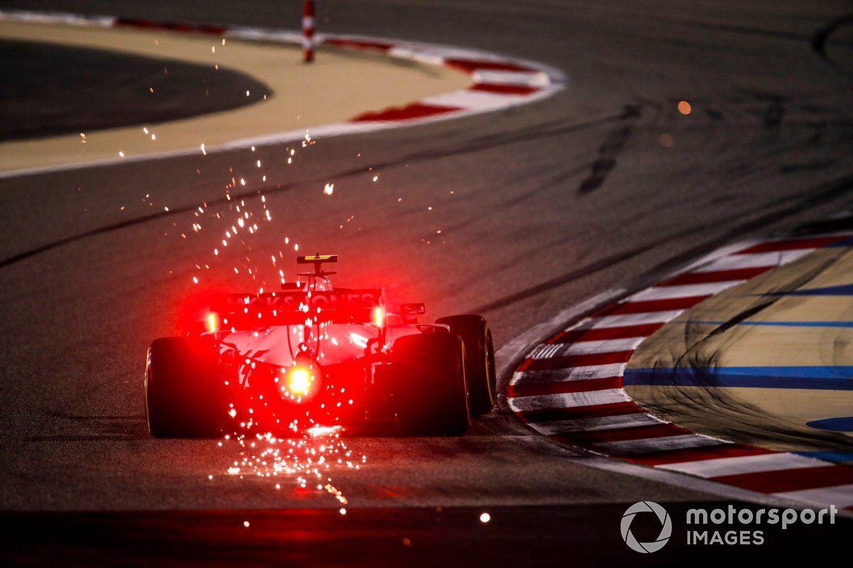 Scintille generate dall'auto di Kevin Magnussen, Haas VF-20