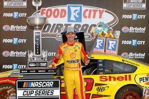 Yarış galibi Joey Logano, Team Penske, Ford Mustang Shell Pennzoil