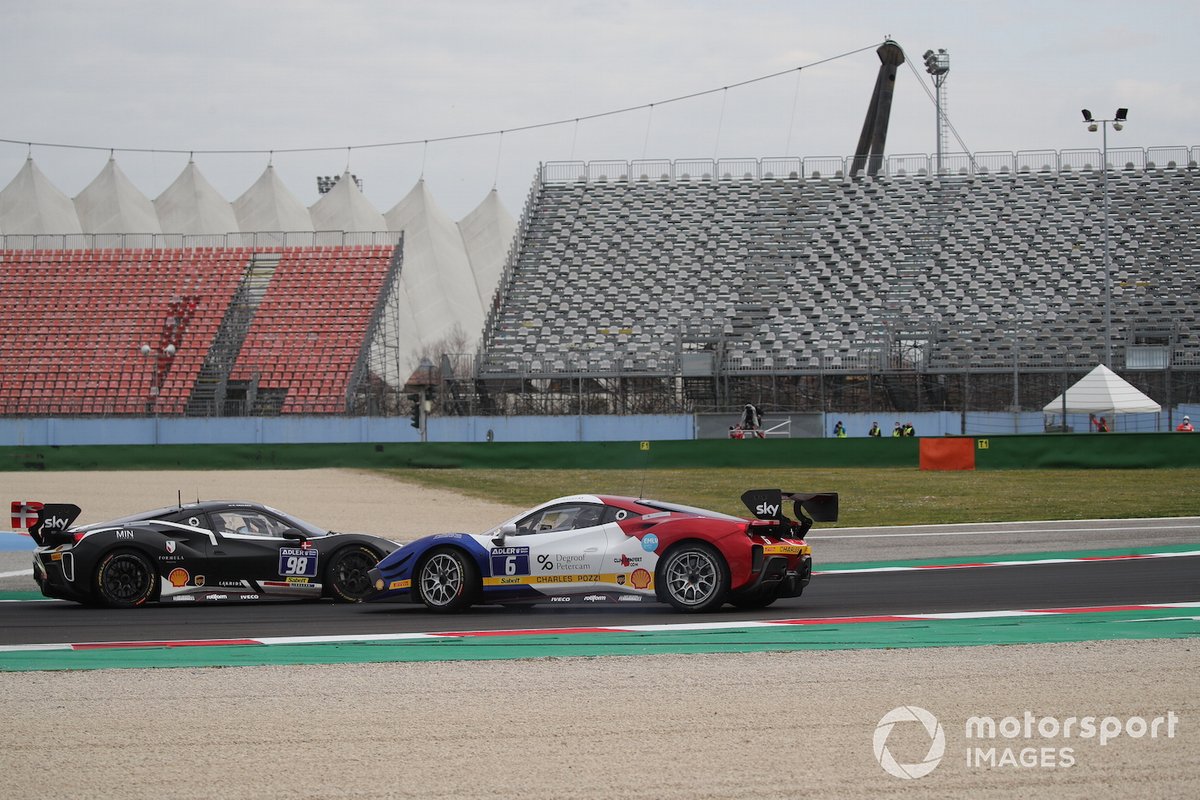 La partenza di Gara1 del Trofeo Pirelli