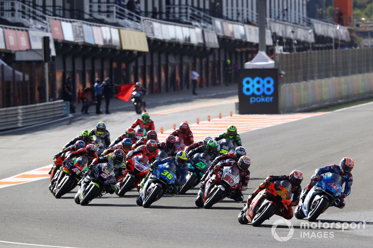 Pol Espargaró, Red Bull KTM Factory Racing, Maverick Viñales, Yamaha Factory Racing sale del pit lane