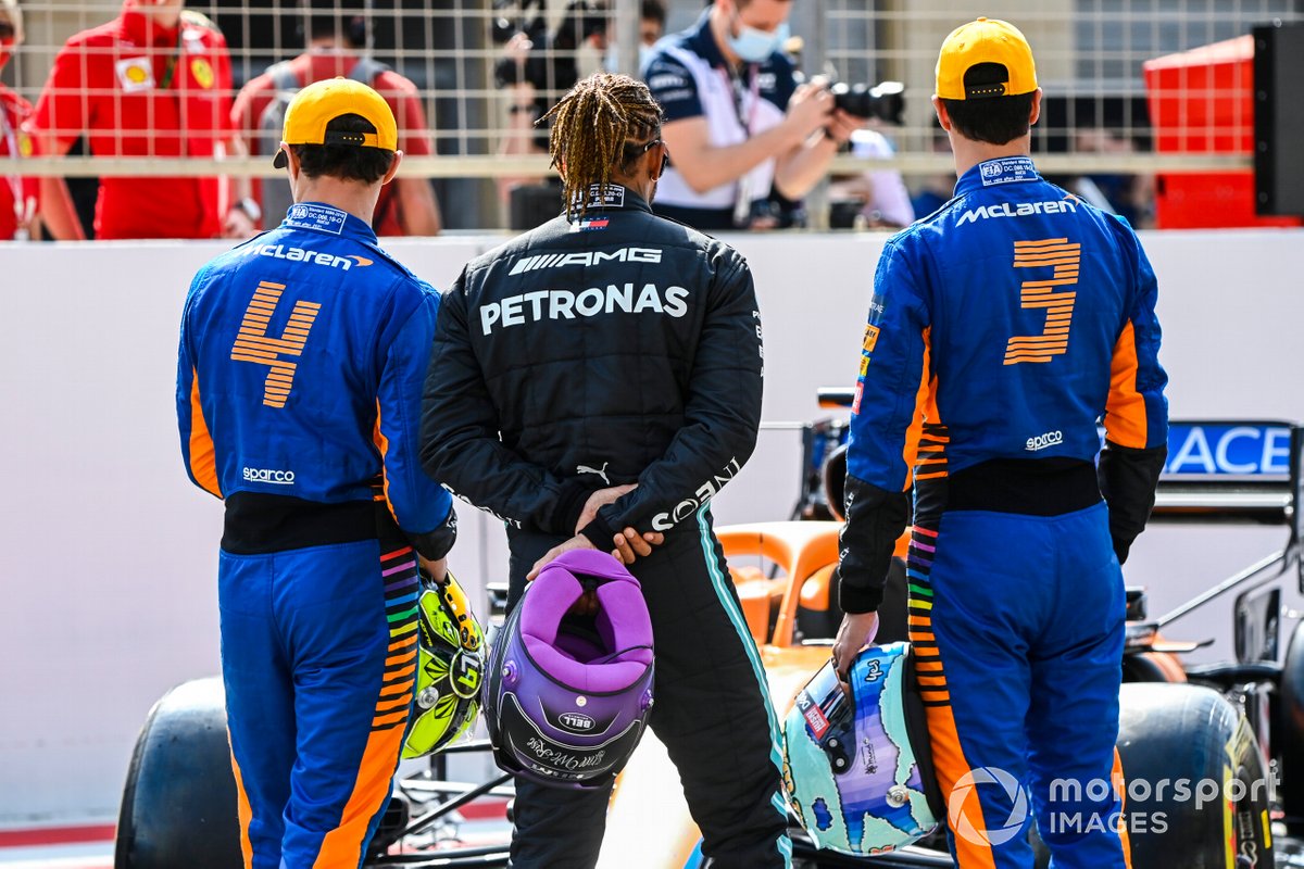 Lando Norris, McLaren, Lewis Hamilton, Mercedes, y Daniel Ricciardo, McLaren