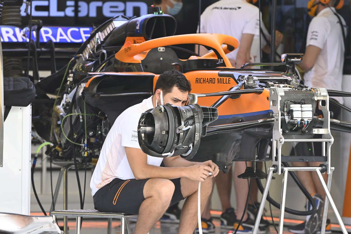 McLaren MCL35M без кузовных панелей