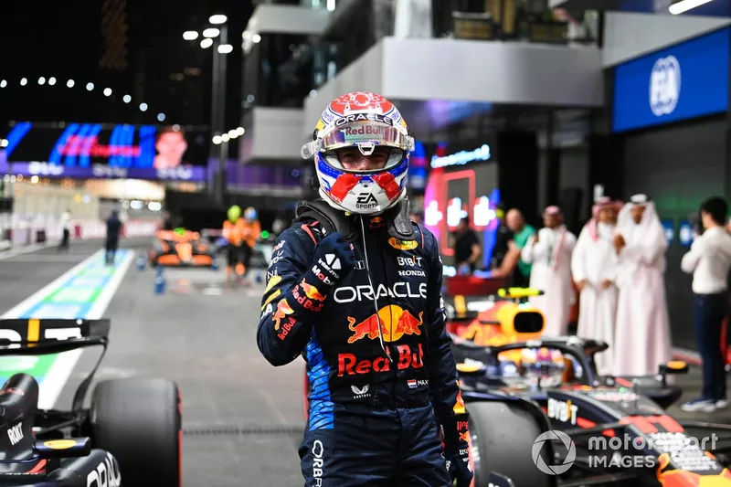 Max Verstappen, Red Bull Racing, célèbre son arrivée au Parc Ferme après les qualifications.