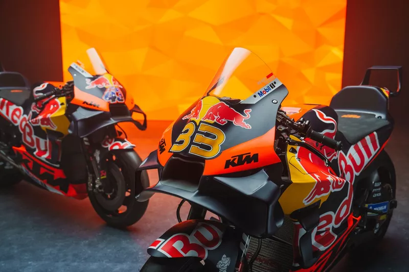 Les motos de Jack Miller, Brad Binder, Red Bull KTM Factory Racing
