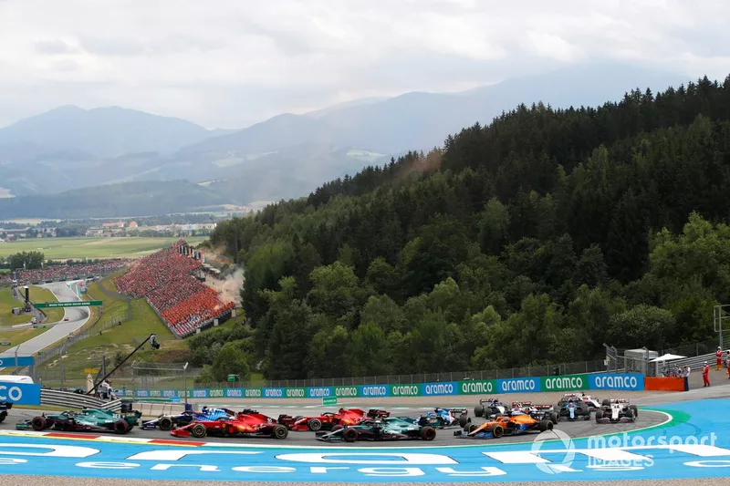 Lance Stroll, Aston Martin AMR21, George Russell, Williams FW43B, Charles Leclerc, Ferrari SF21, Sebastian Vettel, Aston Martin AMR21, Carlos Sainz Jr., Ferrari SF21