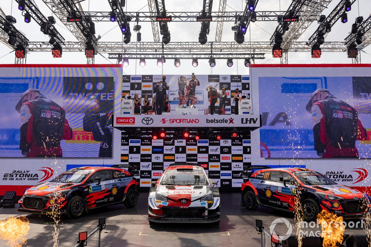 Podium: The cars of Craig Breen, Paul Nagle, Hyundai Motorsport Hyundai i20 Coupe WRC, Kalle Rovanperä, Jonne Halttunen, Toyota Gazoo Racing WRT Toyota Yaris WRC, Thierry Neuville, Martijn Wydaeghe, Hyundai Motorsport Hyundai i20 Coupe WRC