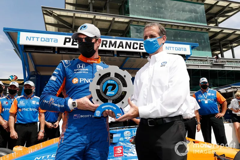 Ganador de la pole Scott Dixon, Chip Ganassi Racing Honda