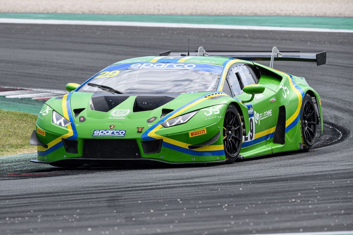 #29 VSR Vincenzo Sospiri Racing, Lamborghini Huracán GT3 Evo: Simone Iacone, Sascha Tempesta
