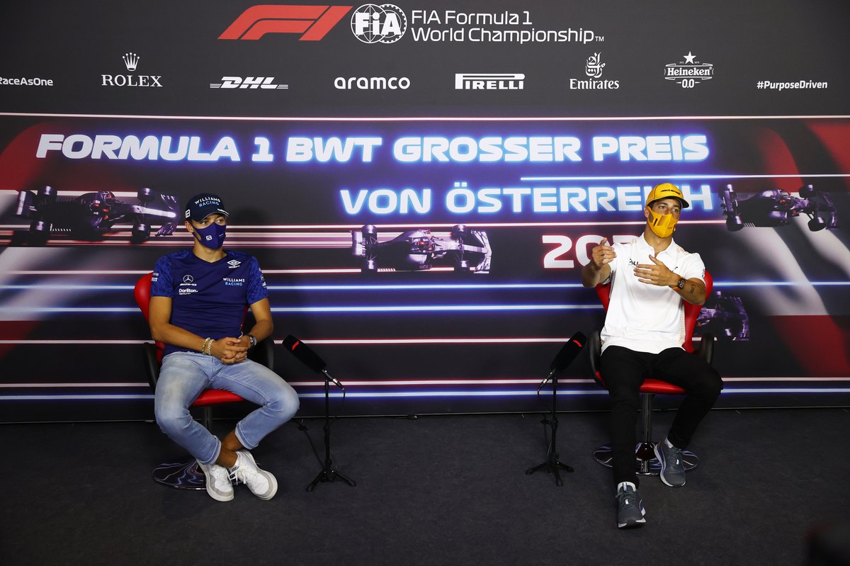 George Russell, Williams Daniel Ricciardo, McLaren durante la conferencia de prensa