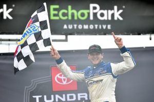 Race winner Todd Gilliland, Front Row Motorsports, Ford F-150 Crosley Brands