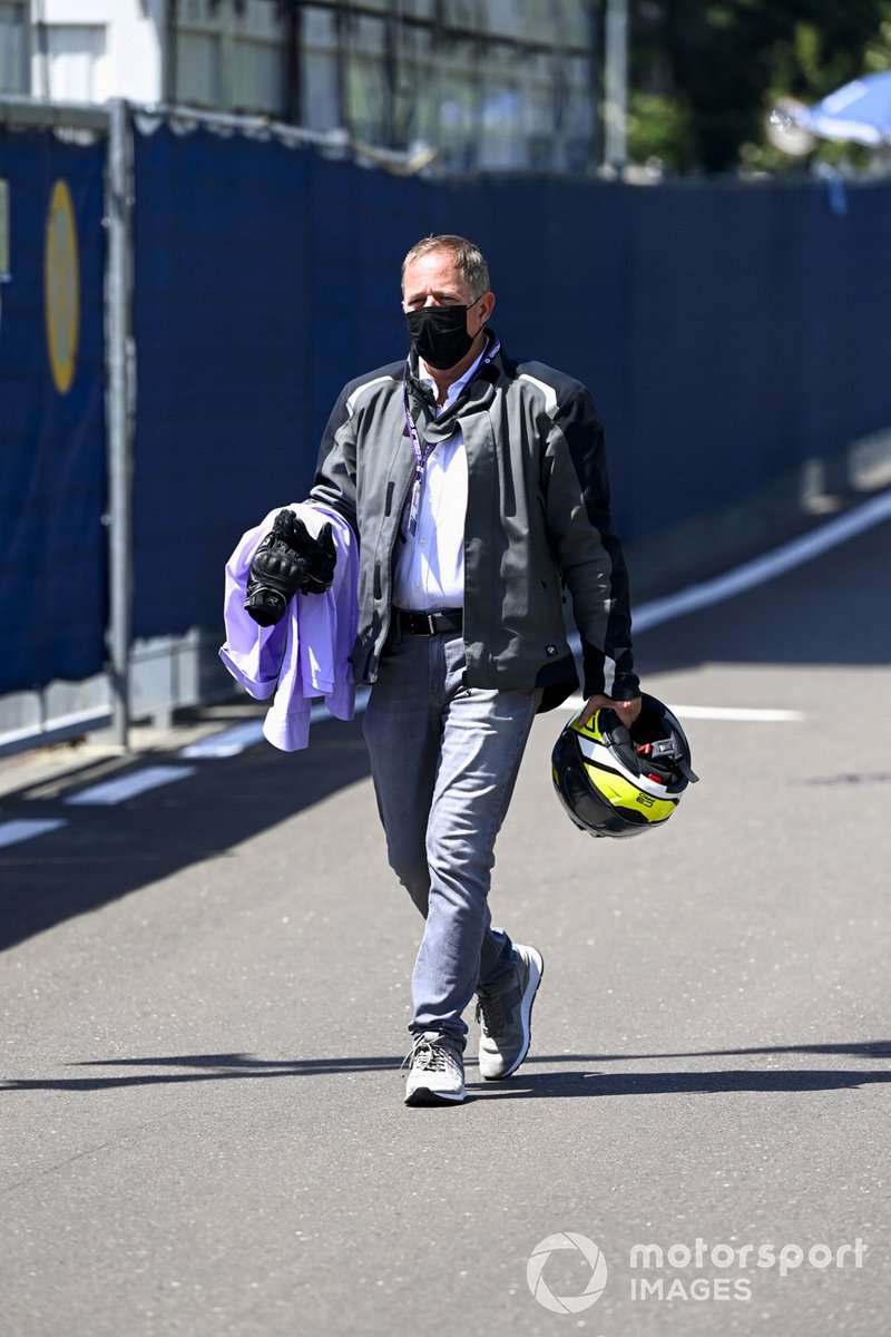 Martin Brundle, Sky TV arrives