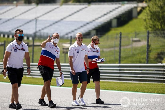 Nikita Mazepin, Haas F1, recorre la pista del GP de Estiria