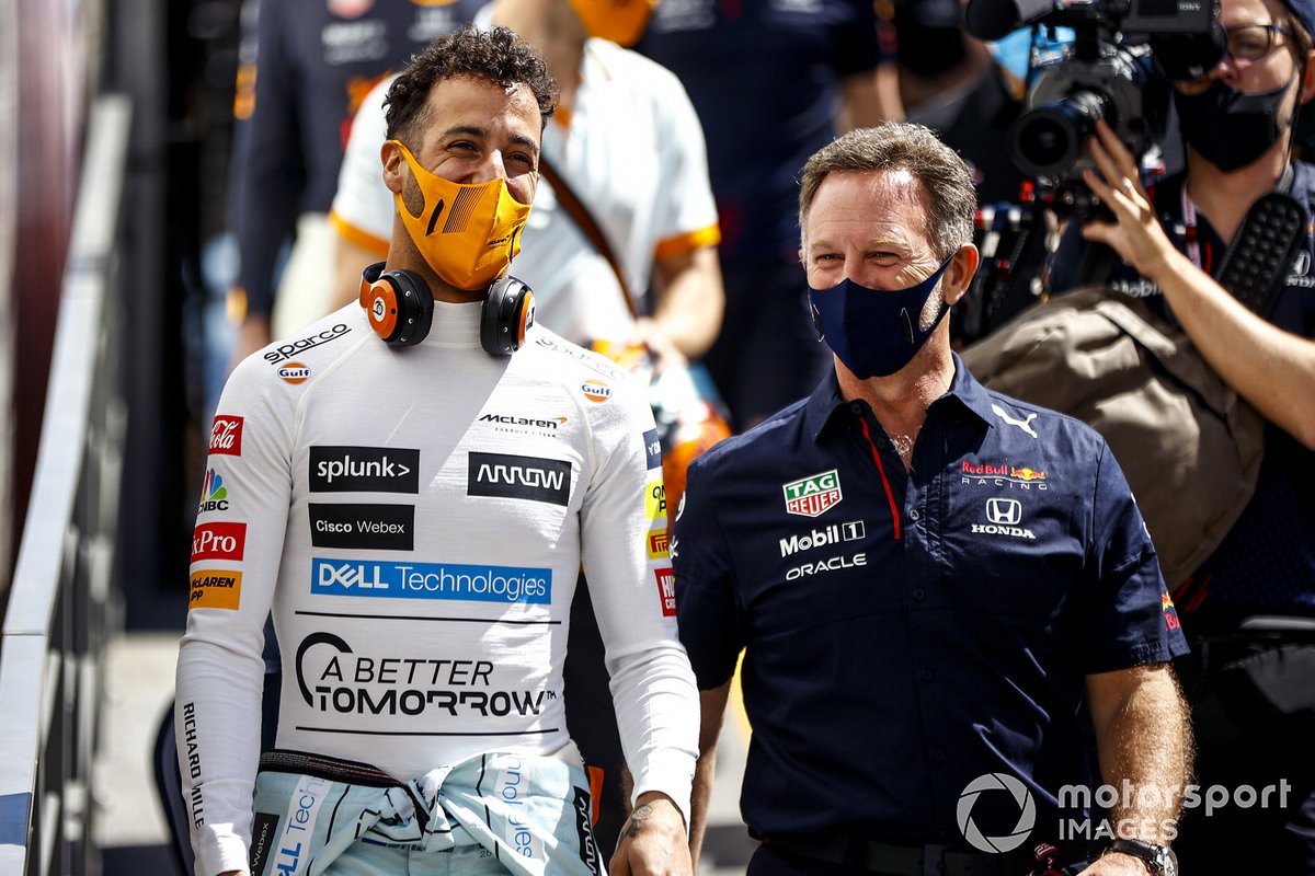 Daniel Ricciardo, McLaren, with Christian Horner, Team Principal, Red Bull Racing