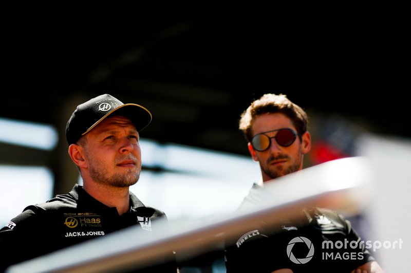 Kevin Magnussen, Haas F1, et Romain Grosjean, Haas F1