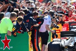 Max Verstappen, Red Bull Racing, 1st position, celebrates in Parc Ferme with his team