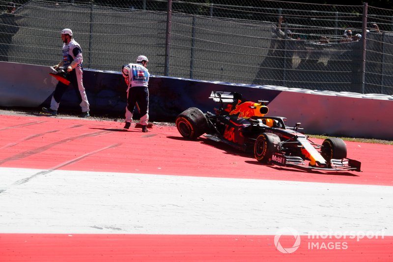 Max Verstappen, Red Bull Racing RB15 después del accidente