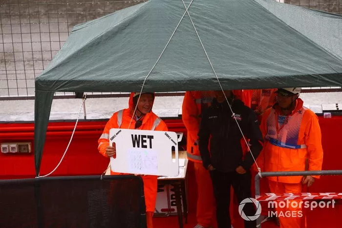 Lluvia en el  paddock