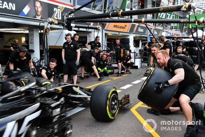Haas F1 pit stop 