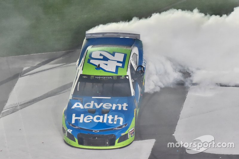 Ganador del All-Star Race Kyle Larson, Chip Ganassi Racing, Chevrolet Camaro Advent Health