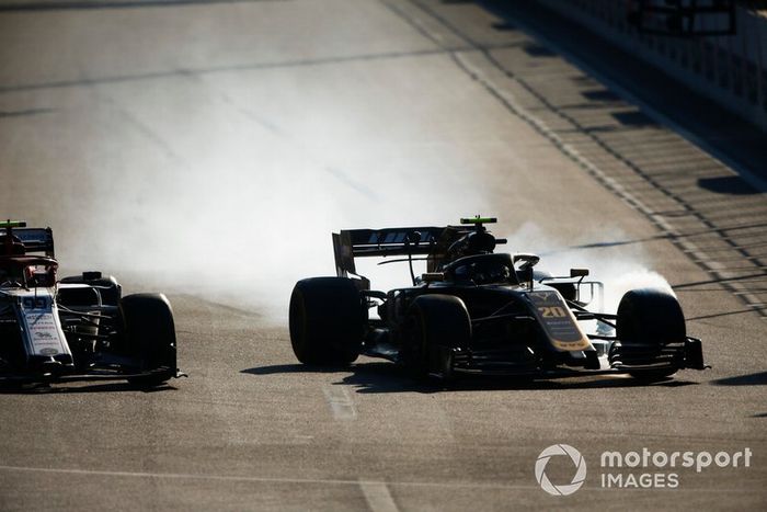 Kevin Magnussen, Haas F1 Team VF-19 y Antonio Giovinazzi, Alfa Romeo Racing C38