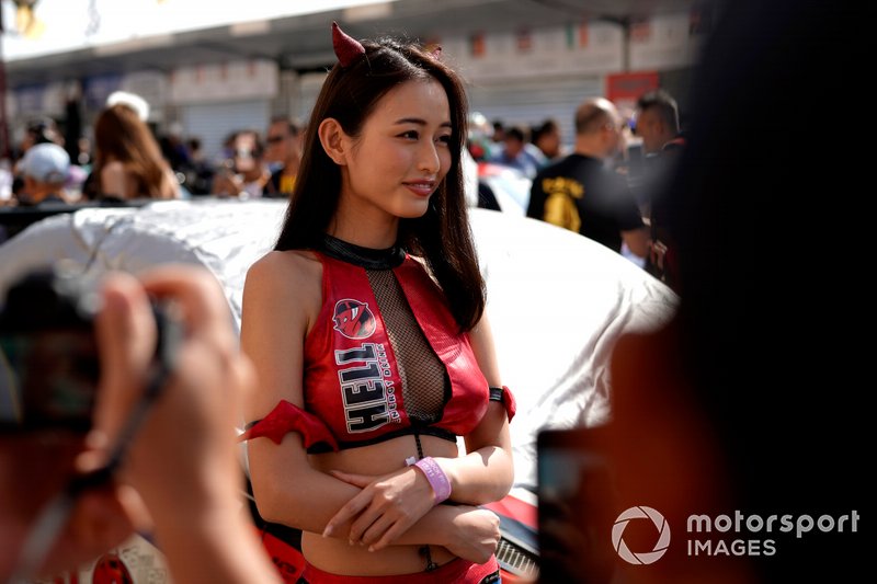 Grid girl