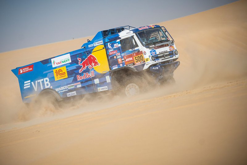 #500 Team KAMAZ Master: Eduard Nikolaev, Evgenii Iakovlev, Vladimir Rybakov