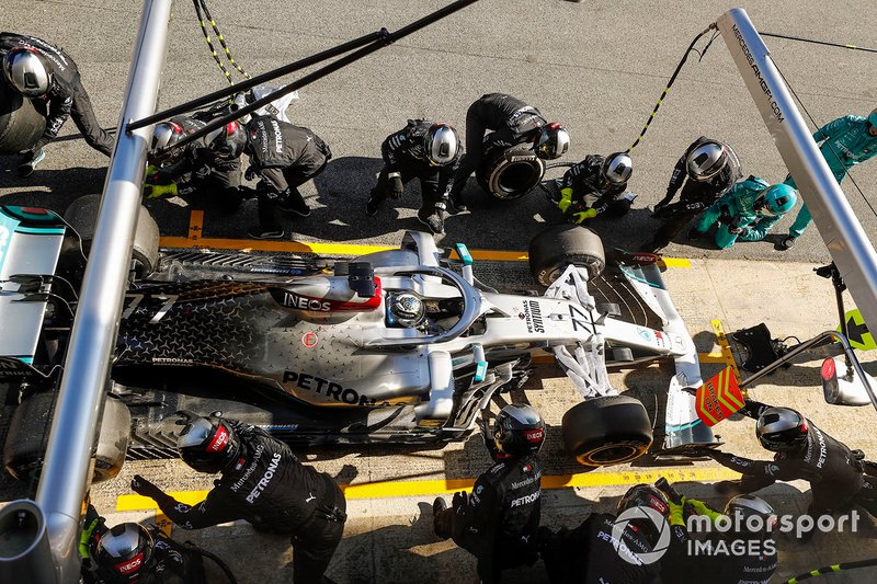 Valtteri Bottas, Mercedes F1 W11, pit stop