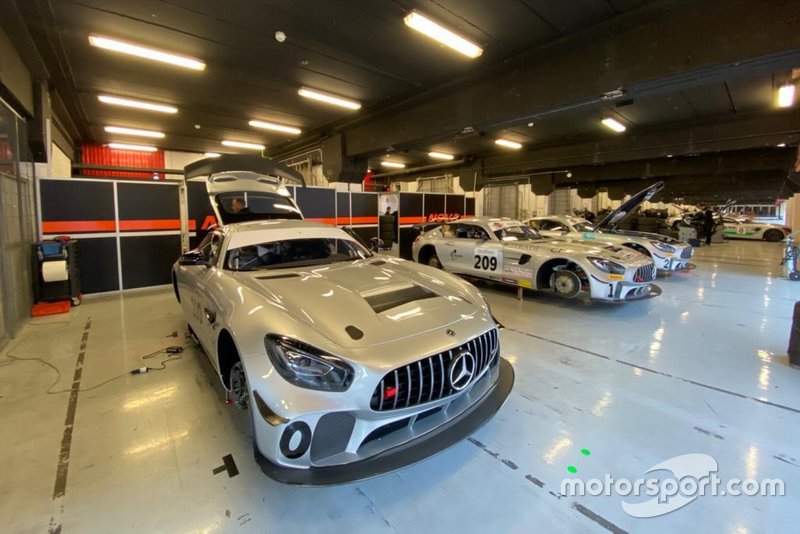 Mercedes GT4, Nova Race