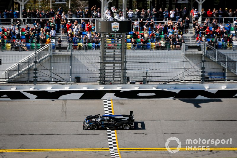 #10 Wayne Taylor Racing Cadillac DPi-V.R. Cadillac DPi, DPi: Renger Van Der Zande, Ryan Briscoe, Scott Dixon, Kamui Kobayashi takes the checkered flag