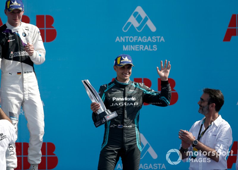 Race winner Maximilian Günther, BMW I Andretti Motorsports looks on as 3rd position,  Mitch Evans, Jaguar Racing, is presented the trophy