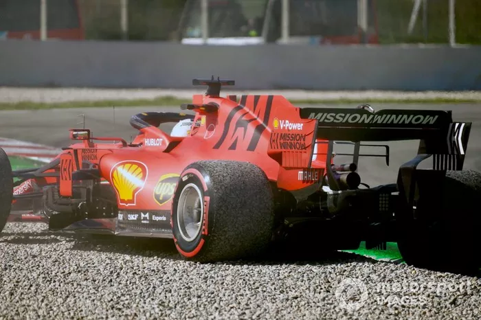 Sebastian Vettel, Ferrari SF1000 hace un trompo