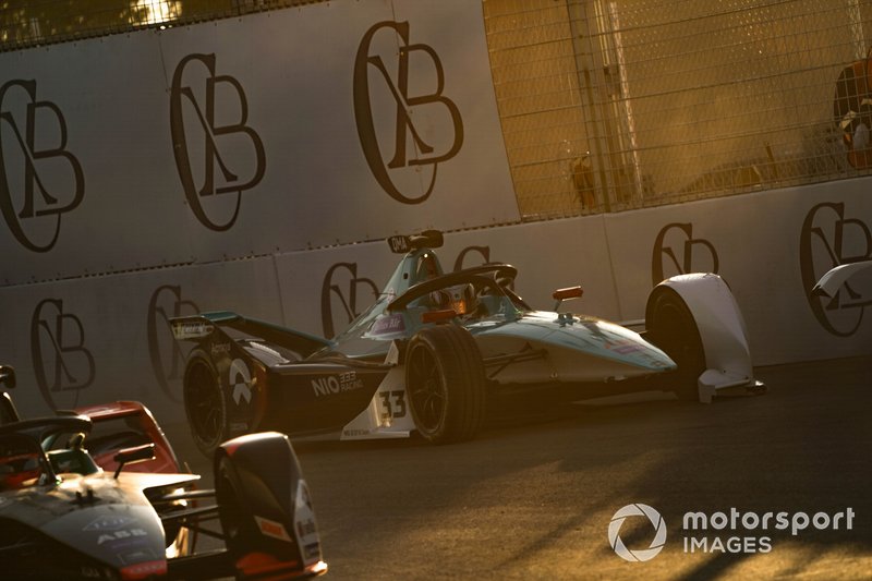 Ma Qing Hua, NIO 333, NIO FE-005, with broken front wing