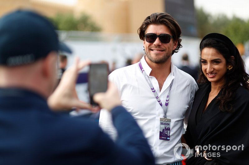 Guests on the grid