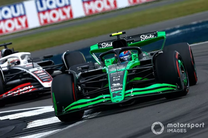 Zhou Guanyu, Stake F1 Team Kick Sauber C44
