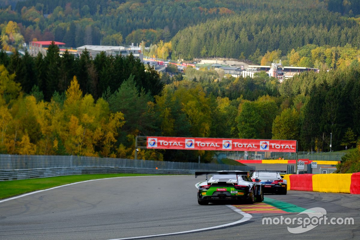 #54 Dinamic Motorsport Porsche 911 GT3-R: Matteo Cairoli, Christian Engelhart, Sven Müller, #35 Walkenhorst Motorsport BMW M6 GT3: Martin Tomczyk, David Pittard, Nicholas Yelloly