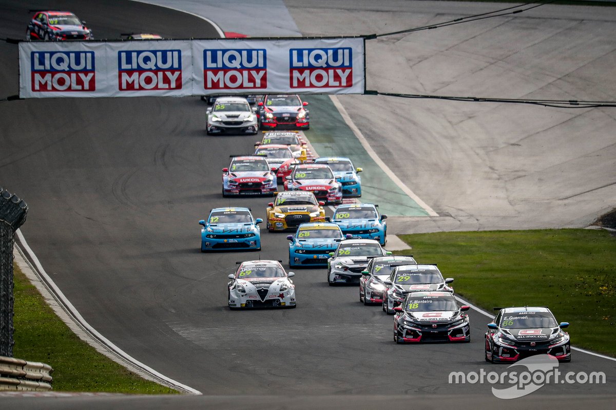 Esteban Guerrieri, ALL-INKL.COM Münnich Motorsport Honda Civic TCR leads