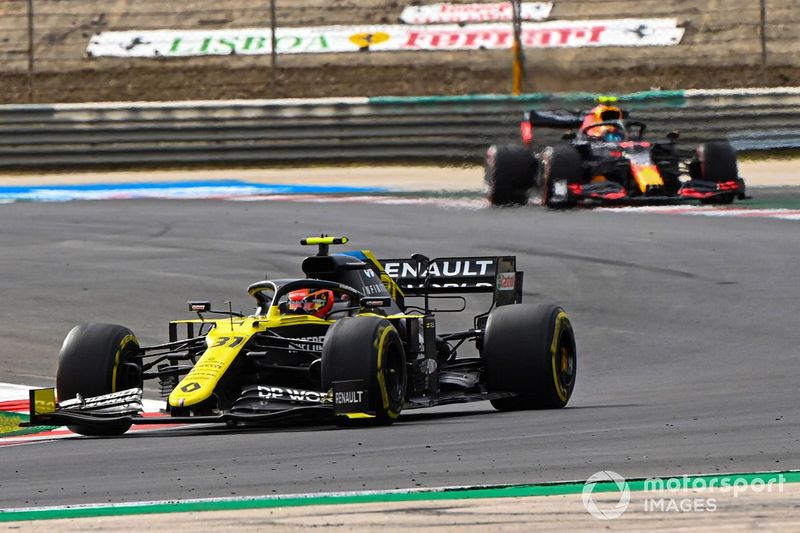 Esteban Ocon, Renault F1 Team R.S.20, Alex Albon, Red Bull Racing RB16