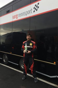 V2T 2: Emir Aşarı, Sorg Rennsport