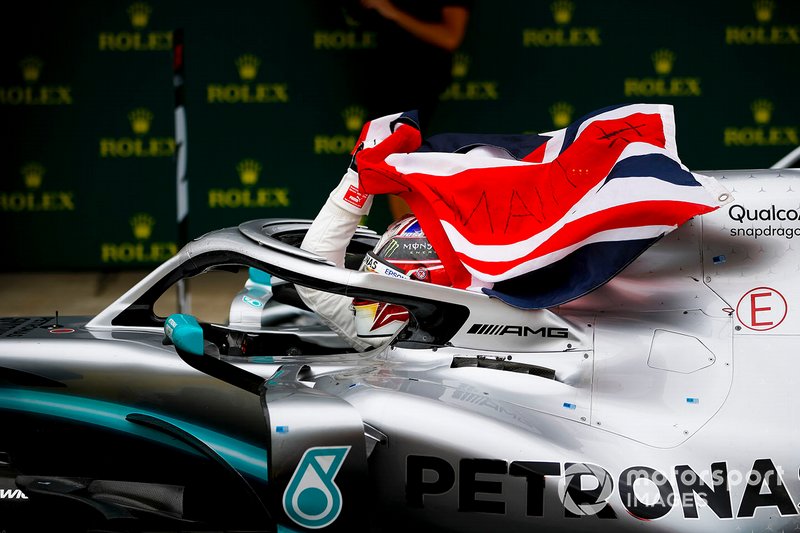 En su carrera como local, protagonizó un duelo emocionantísimo con Bottas, que el finlandés se llevó hasta que un Safety Car provocado por Giovinazzi permitió a Lewis hacer una parada 'gratis' y volver a pista delante de su compañero