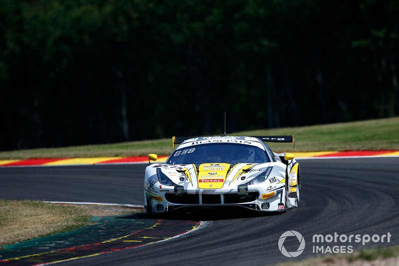 #227 HubAuto Corsa Ferrari 488 GT3: Nick Foster, Nick Cassidy, Daniel Serra