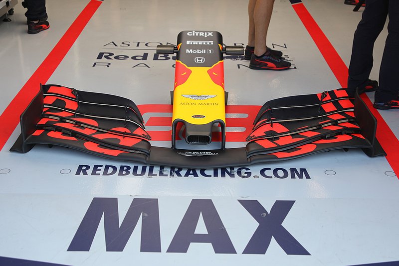 Переднее антикрыло Red Bull Racing RB15 Макса Ферстаппена