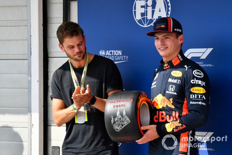Max Verstappen, Red Bull Racing, receives the Pirelli Pole Position Award