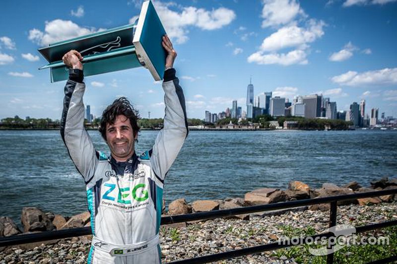 Sérgio Jimenez, campeão do Jaguar I-PACE eTROPHY