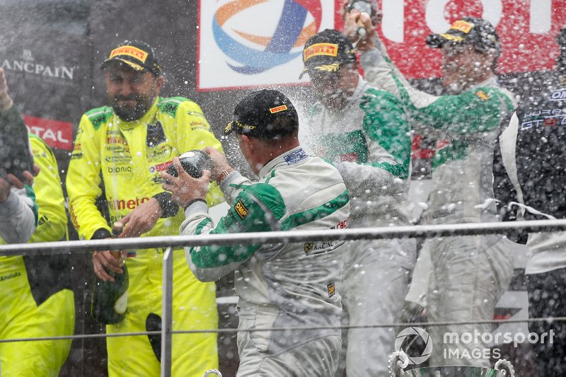 Podium: Winner #33 Rinaldi Racing Ferrari 488 GT3: Hendrik Still, Christian Hook, Manuel Lauck, Alexander Mattschull