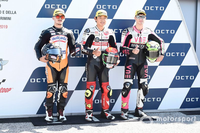 Pole sitter Tatsuki Suzuki, SIC58 Squadra Corse, secondo classificato Aron Canet, Max Racing Team, terzo classificato Tony Arbolino, Team O