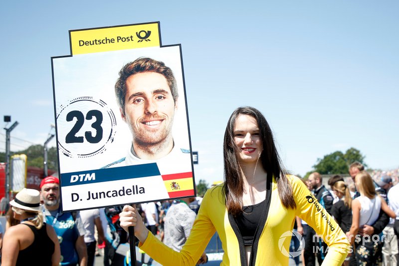 La grid girl di Daniel Juncadella, R-Motorsport