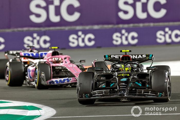 Lewis Hamilton, Mercedes F1 W14, Pierre Gasly, Alpine A523