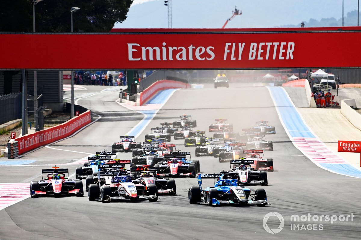 Calan Williams, Jenzer Motorsport, Logan Sargeant, Charouz Racing System and David Schumacher, Trident at the start of the race