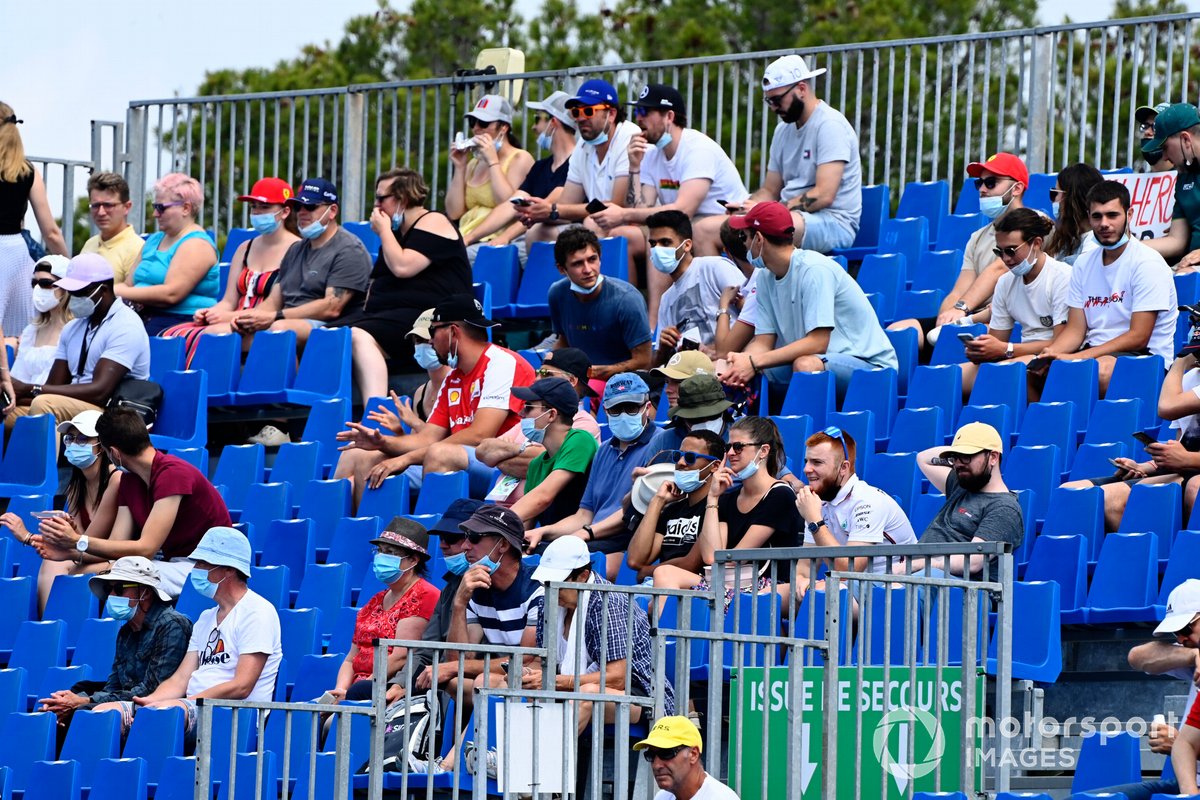 Fans en el GP de Francia de F1