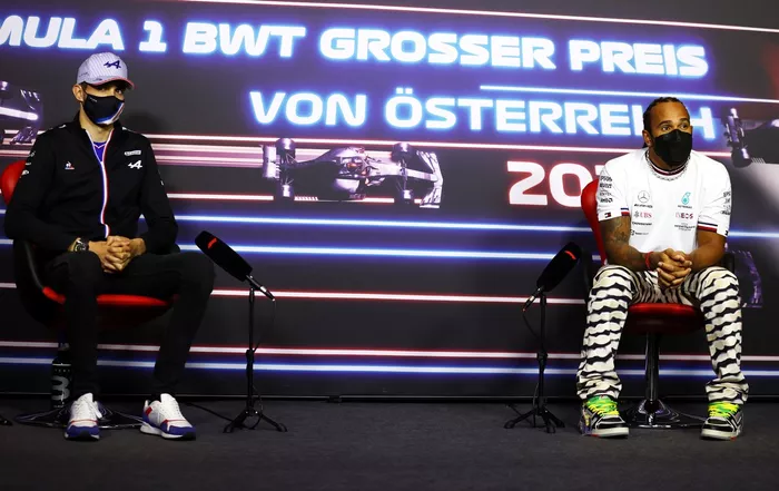 Esteban Ocon, Alpine F1 and Sir Lewis Hamilton, Mercedes